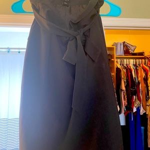 Gray AnnTaylor slim skirt